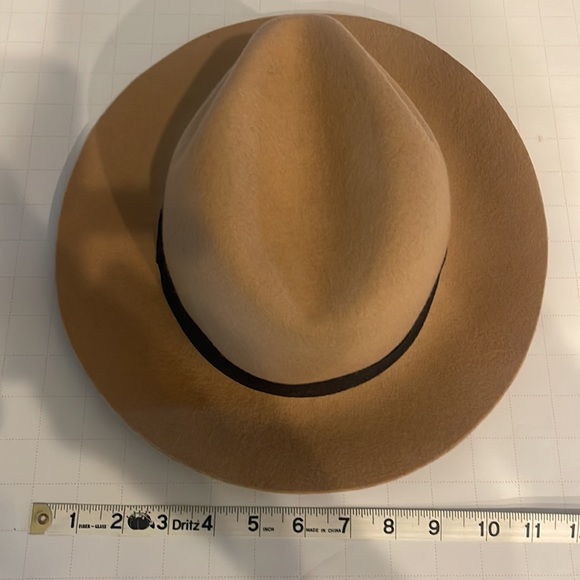 🍂New W/O Tags the Hatter Company Tan Hat with Band - Find Your Perfect Fall 🍁 - Picture 3 of 10
